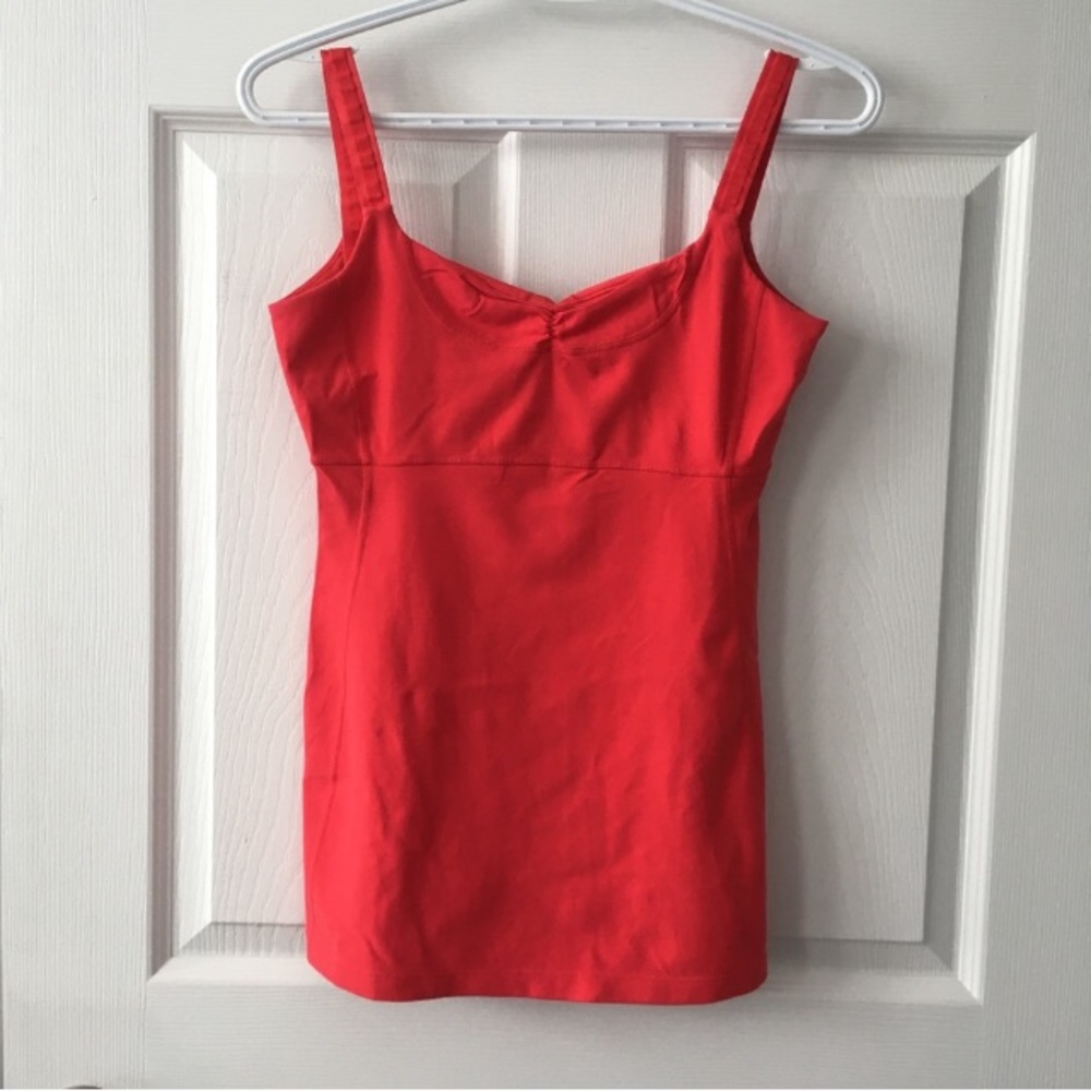 Lululemon coral tank w/ adjustable straps